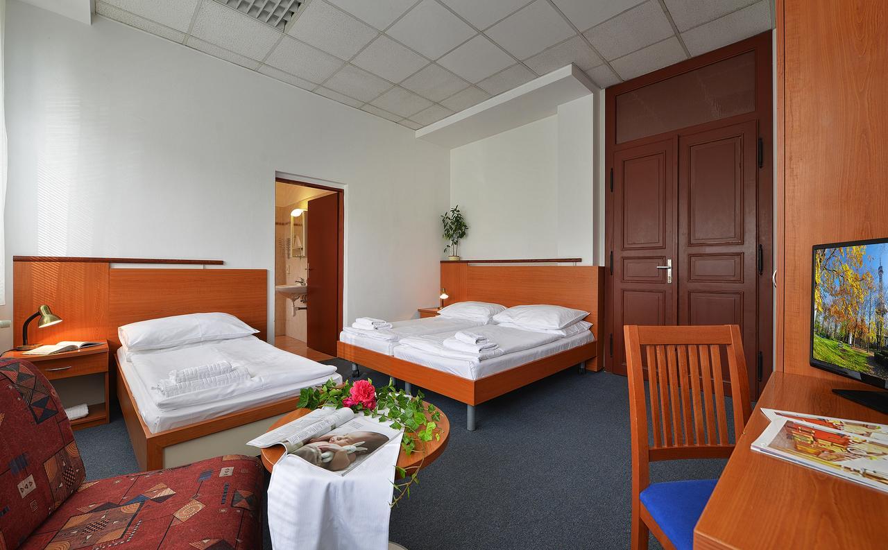 Triple Room,519546879:JPEG